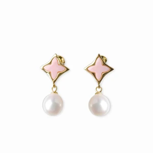 2026 Fashion SS925 Silver 18K Gold Luxury GIA Certified Women's Clover Queen Conch Pearl Stud Earrings for Anniversary