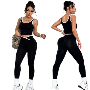 Seamless Color Block Yoga Set: Women's Sports Bra and Peach Lift Leggings for Outdoor Fitness