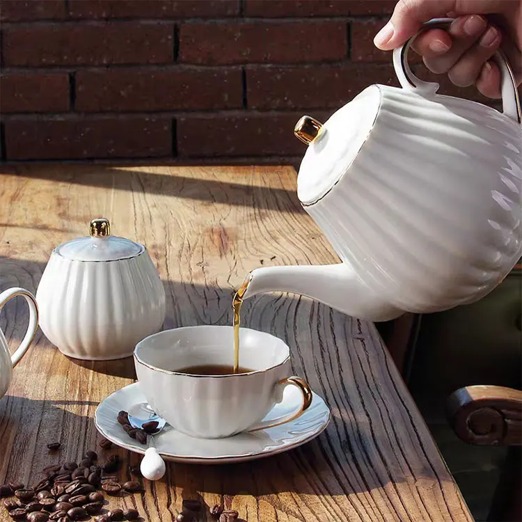 Tazze da tè da caffè – 209,8 g in porcellana Bone China, bella tazza da tè smaltata opaca con piattino e cucchiaio, colore: verde