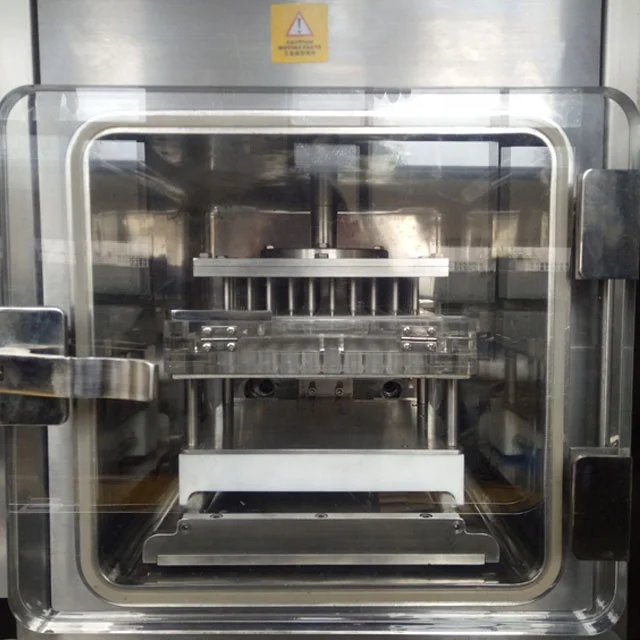 
Машина для наполнения и подключения стеклянных шприцов 