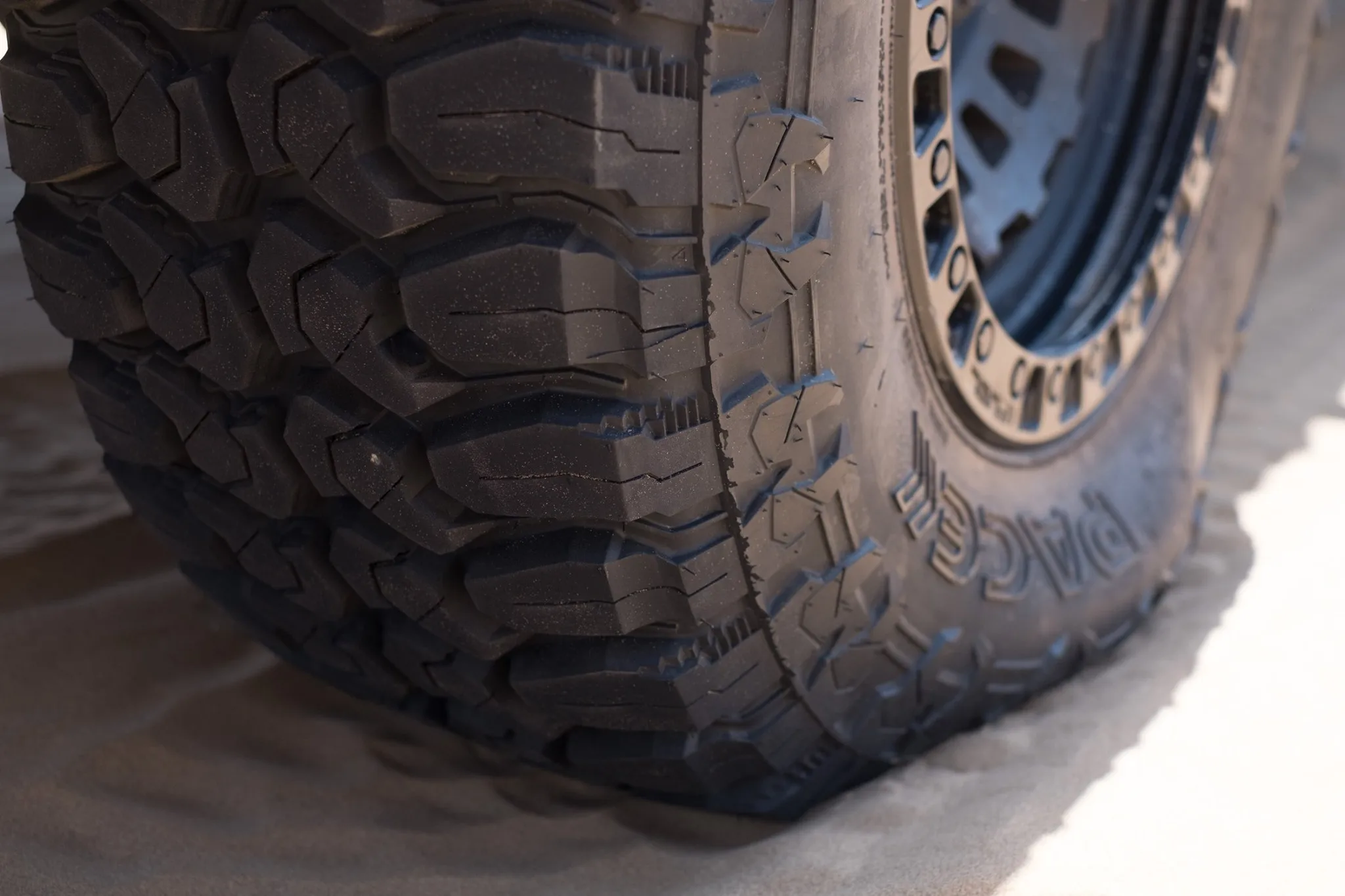 4X4 MT Tire Mud TYRE 31*10.5R15LT - Durable & All-terrain