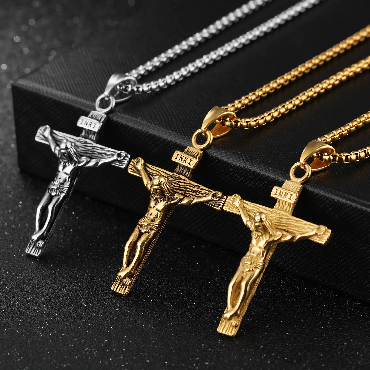 Charmante Gouden Kruisketting Ketting Cool Accessoire Mode Jesus Kruis Hanger Kettingen Geschenken - Buy Crucifix Jezus Christus Mannen Sieraden Goud Kleur Rvs Kruis Hanger Met Hals Ketting Kettingen Man,Hiphop Cross