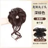 Peinado de moda - Moño de pelo castaño oscuro (1 unidad)