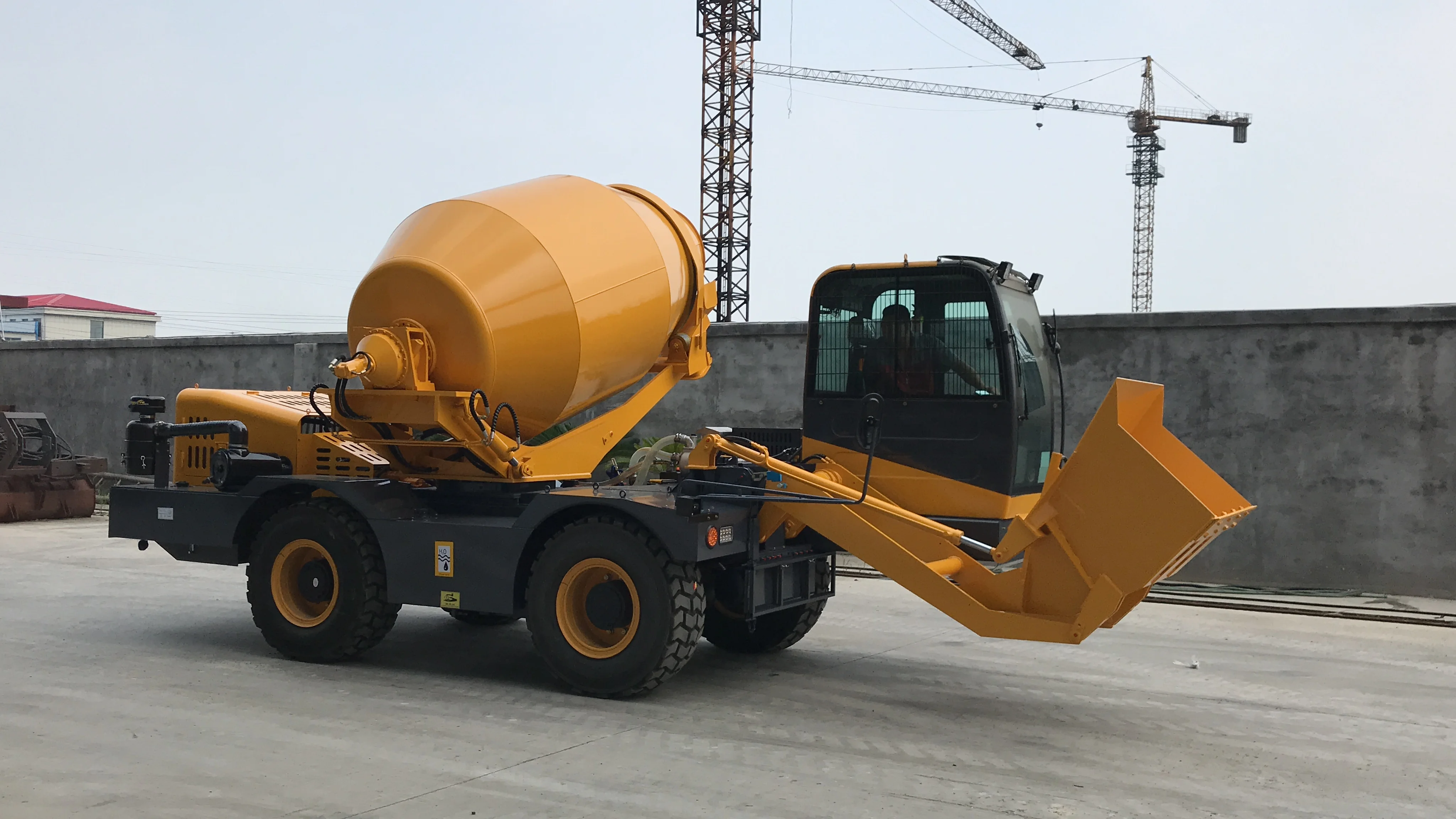 AJAX FIORI SELF LOADING CONCRETE MIXERS