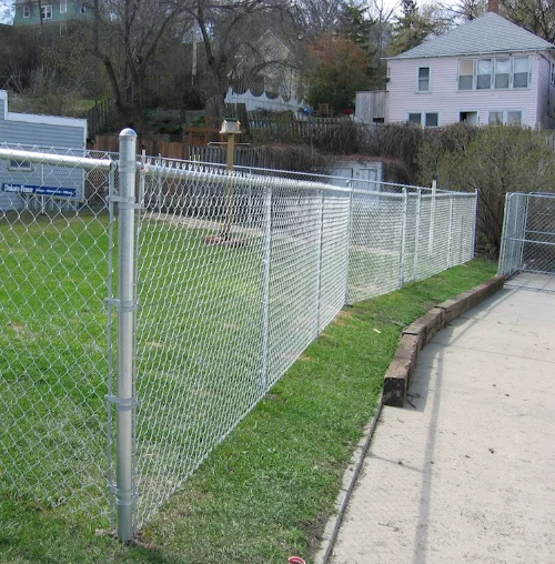 Wholesale High-quality Galvanizing 6ft Chain Link Wire Mesh Security Garden Metal Fences and Chainlink Fence Price