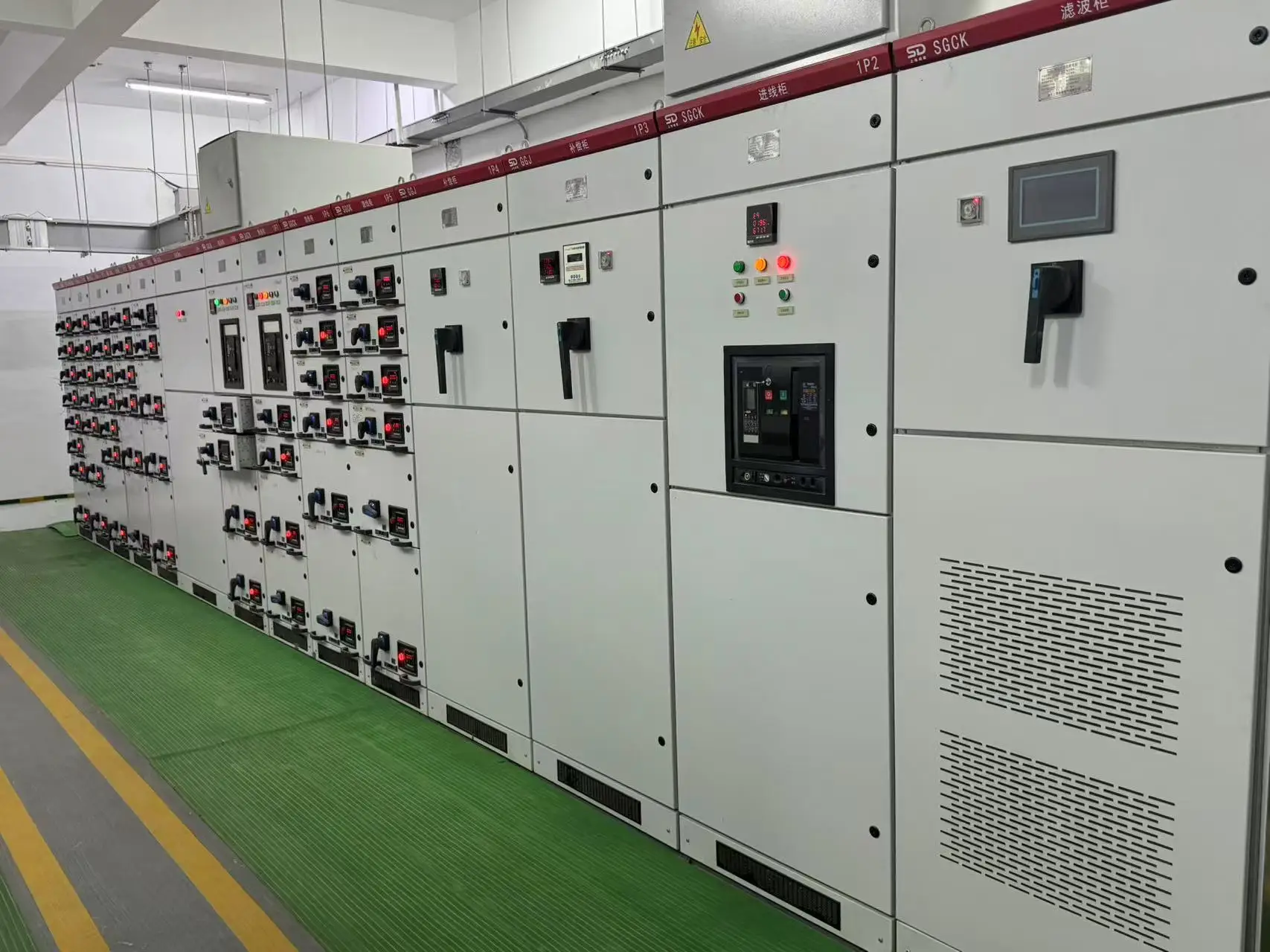 Low Voltage Panel Colors - Control Cabinet 3p Switch Gear