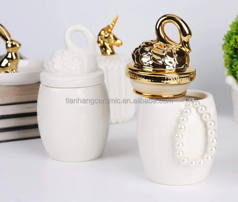 Modern Nordic Style Gorgeous Massage Ceramic Candle Jar Ceramic Candle Aromatherapy Essential Oil Burners Porcelain Candy Box.jpg