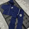 Azul oscuro