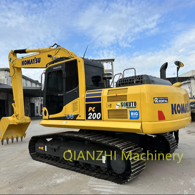 中古バケット掘削機コマツPC200-8クローラーショベル20トンから24トン