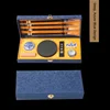 Caja de brocado azul de gran alcance.