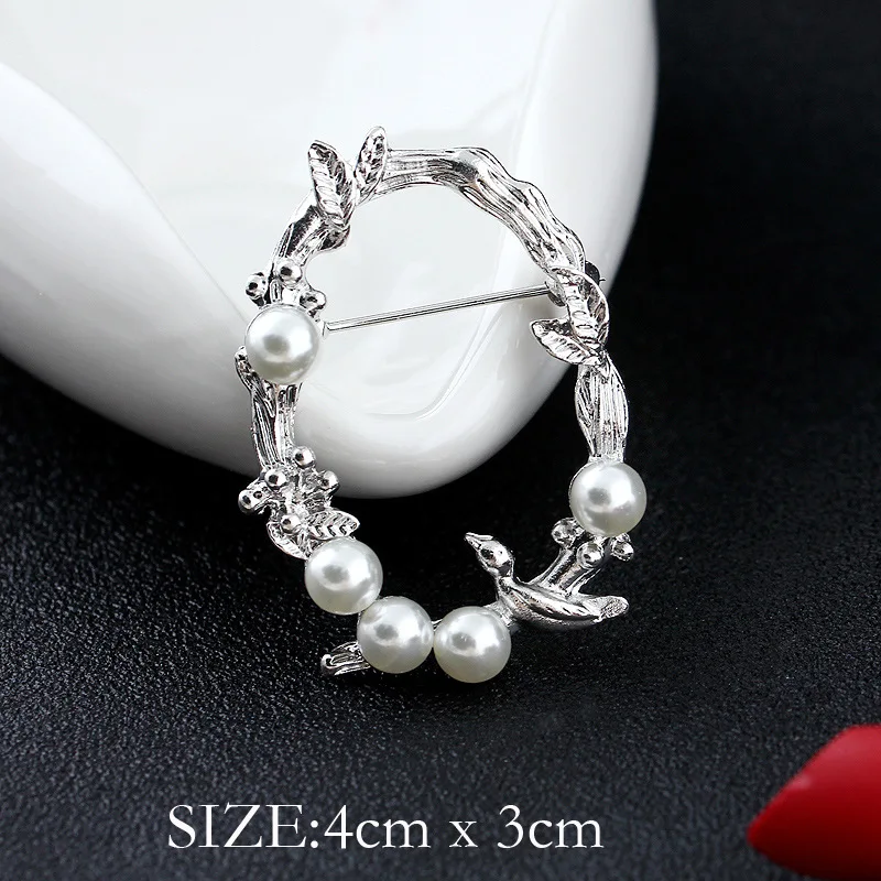 Glittering Imitation Pearl Crystal Snowflake Flower Design Brooch Pin Badge Fashionable Charming Dress Scarves Shawl Clip