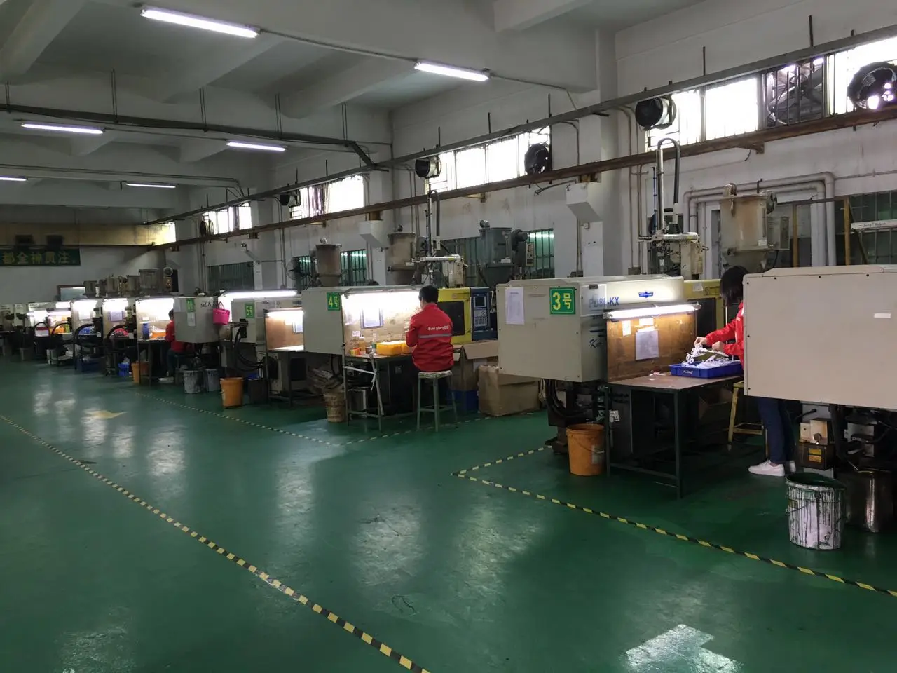 Huizhou Hongxiang Plastic Product Co., Ltd. 2