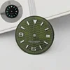 Quadrante verde senza logo, indici neri.