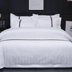China Factory Hot Sale 100% Cotton Embroidery Hotel Duvet Cover Flat Bedsheet Set Bedding Set