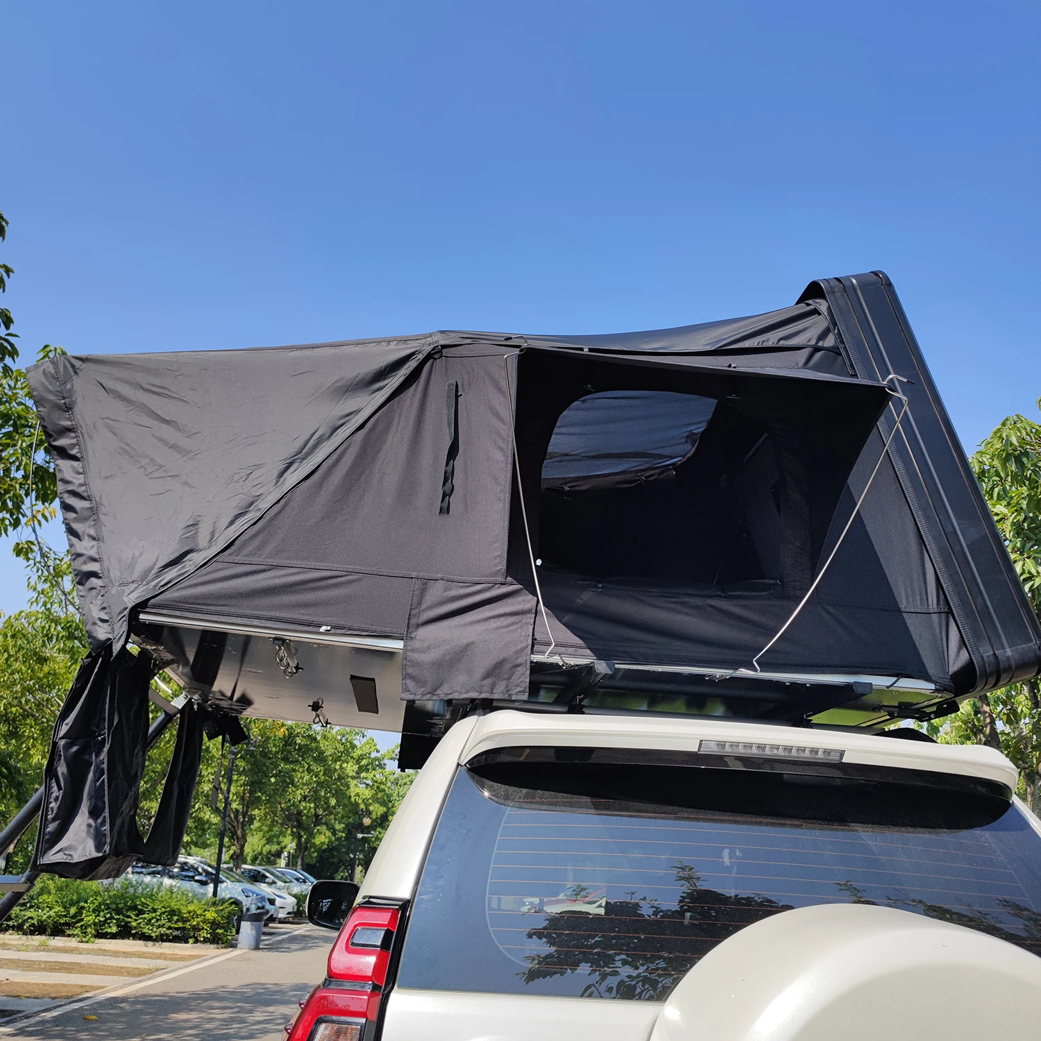 Side Open Hard Shell Roof Top Tent for 4x4 Off-Road SUV Van with Waterproof 2000-3000 Mm and 3-4 Person Capacity