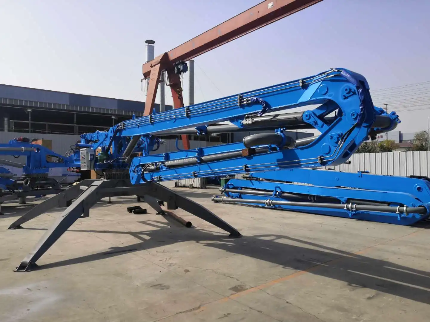 17m Spray Radius Mobile Hydraulic Concrete Placing Boom Traction Type ...