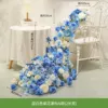 Cascada de flores de mesa azul y blanca estilo AI