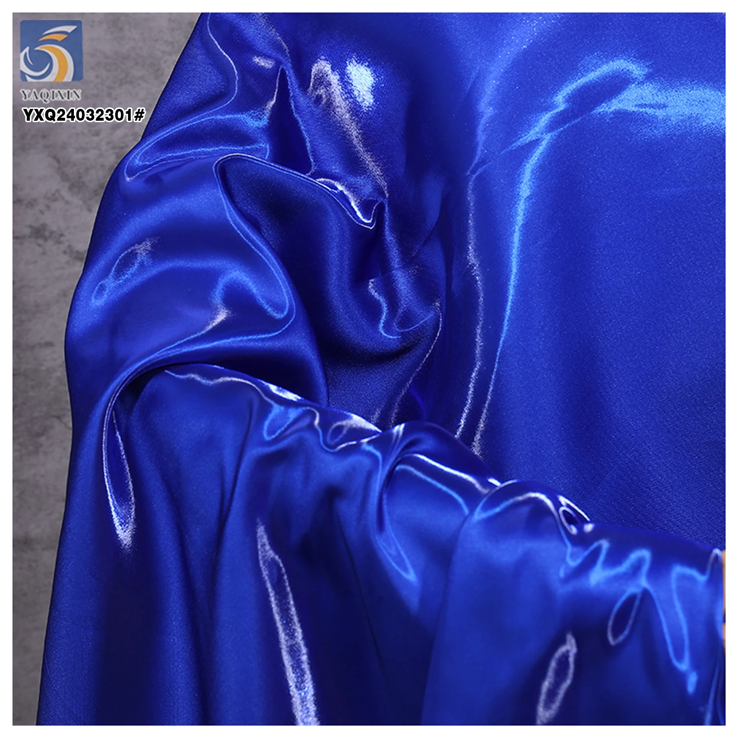 No.785 定価7万円　イタリア製　シルクサテン100% ブルー