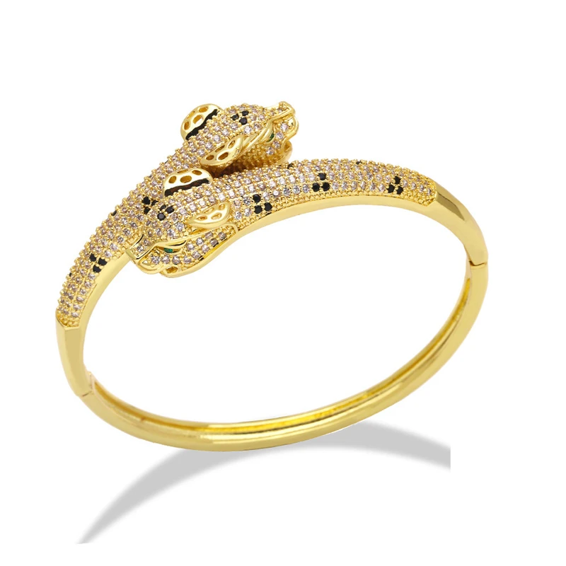 Newly Designed 18K Gold Plated Snake Head Bracelet for Women Trendy Zinc Alloy Bangles With Zircon for Christians