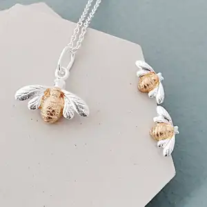 Wholesale High Quality American Style Fashion Sterling Silver 925 Bee Necklace Set Gold Plated Bee Necklace White Enamel