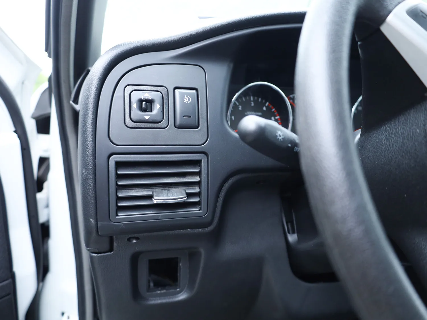 For Isuzu High Quality Single Cabin 4x4 Pickup Truck New 4WD Mini Truck Diesel Fuel Left Steering