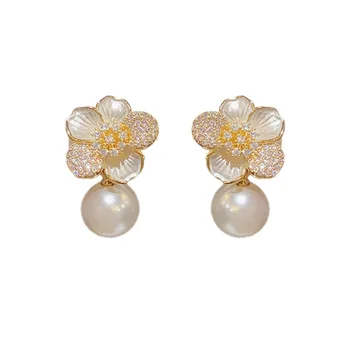 Wholesale Luxury 925 Silver & 14K Gold Plated Flower Pearl Earrings High Fashion Main Stone Diamond for Anniversary Occasions