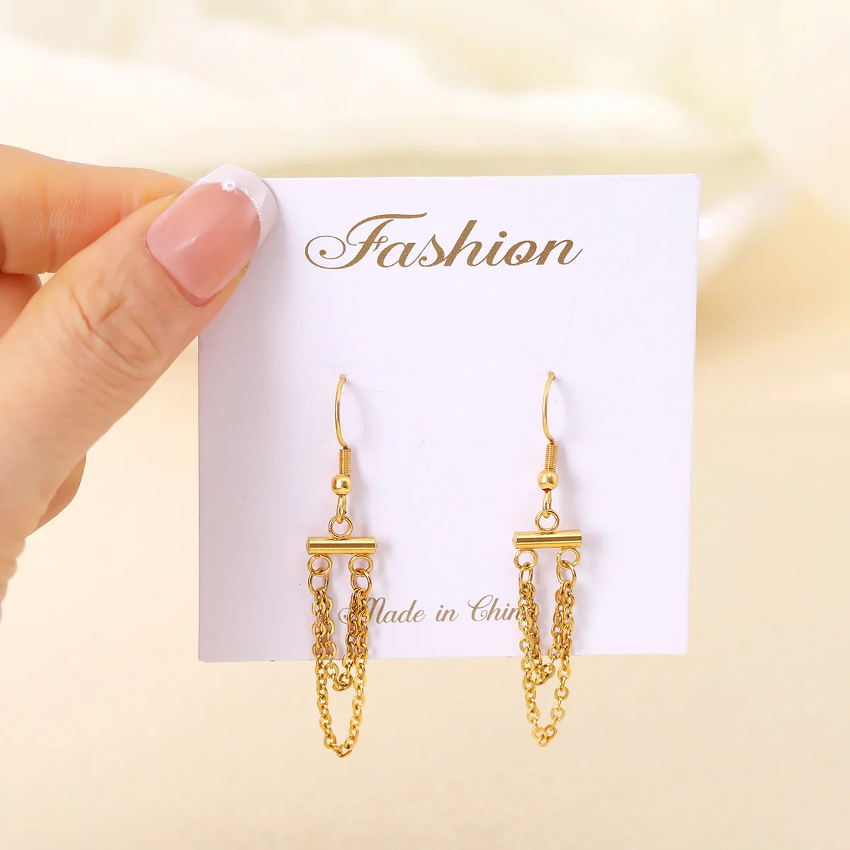Dangle chain earring