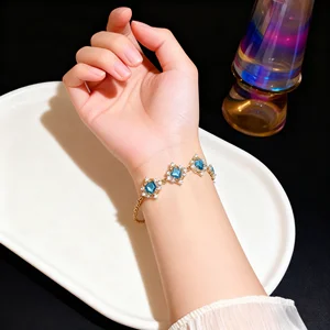 Geometric Shape Fancy Copper Zircon Bracelet with Shining Diamond Fashion Chain & Link Jewellery for Women and Ladies