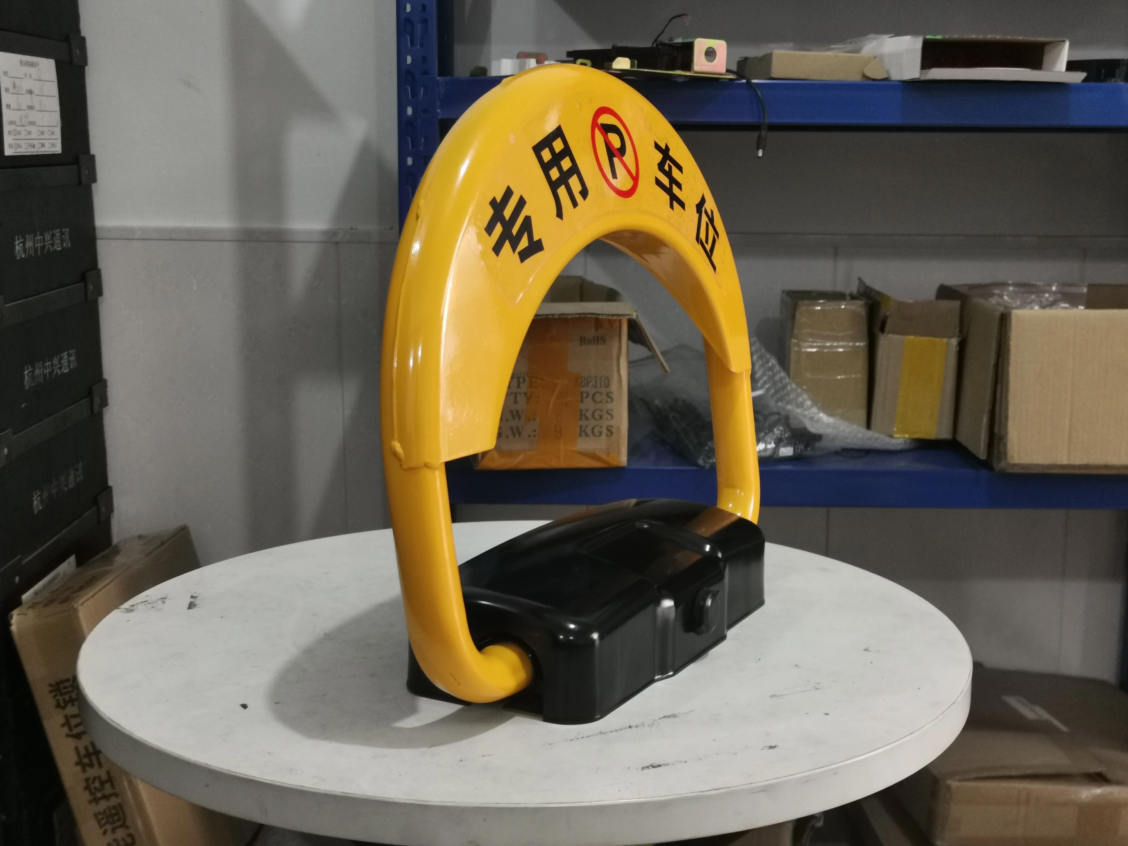Top quality economical price small base Automatic Remote Control car Parking lock Barrier blocker