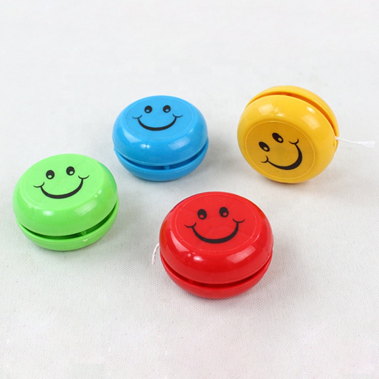 Классические пластиковые игрушки Йо-Йо среднего размера с улыбающимся лицом для детей 45 мм в капсулах