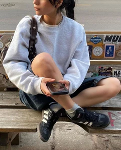 Women's Full-Length Sleeve Sweatshirt Stretch Ribbed Cuffs Custom Logo Wholesale Street Wear for Winter Women's Streetwear