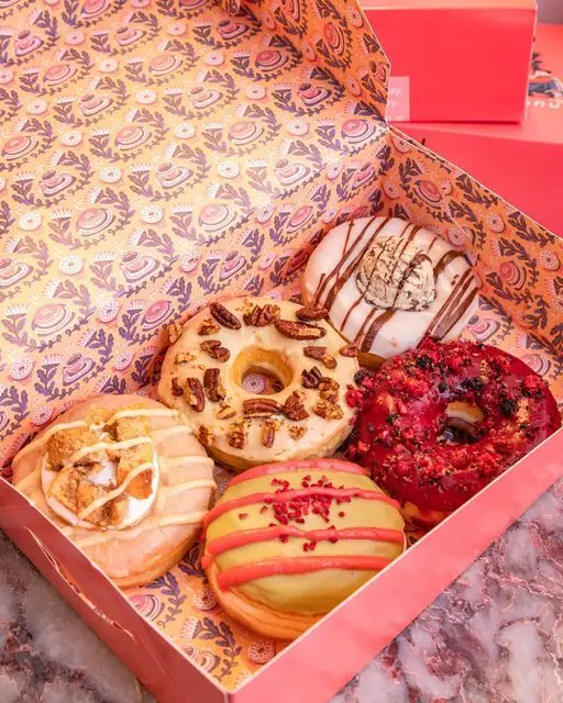 High Quality Cardboard Cake Paper Box Cookie Packaging Box Pink Waterproof Donut Box