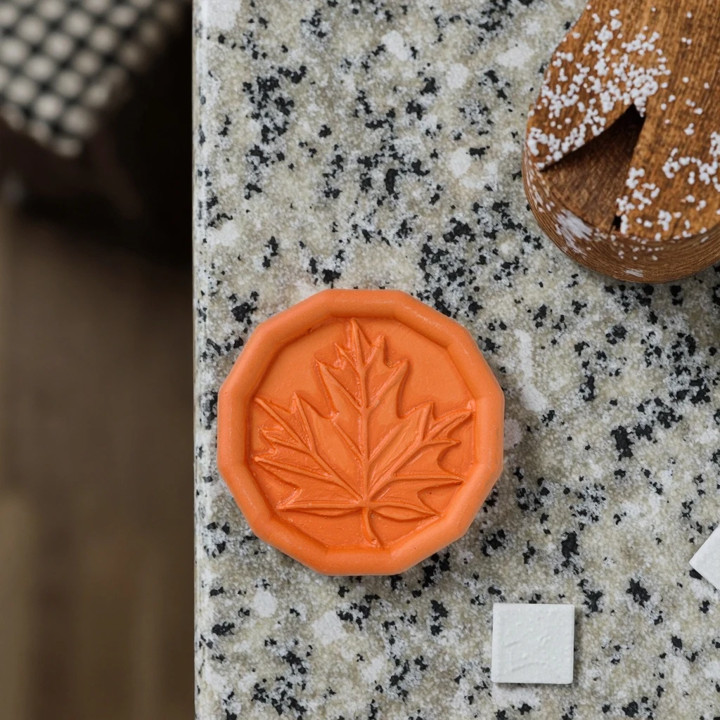 Customized Natural Terracotta Brown Sugar Saver Clay Humidifying Stone for Garden Supplies