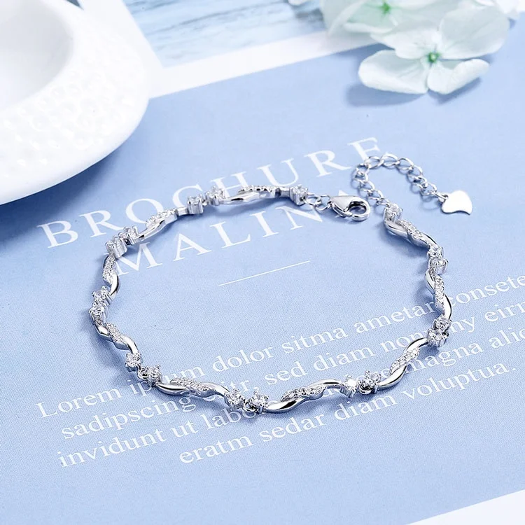 Yaeno Silver Twist Chain Bracelet - Elegant & Versatile