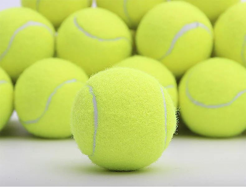 Мягкие теннисные мячи из резины и шерсти могут использоваться для тренировок или соревнований