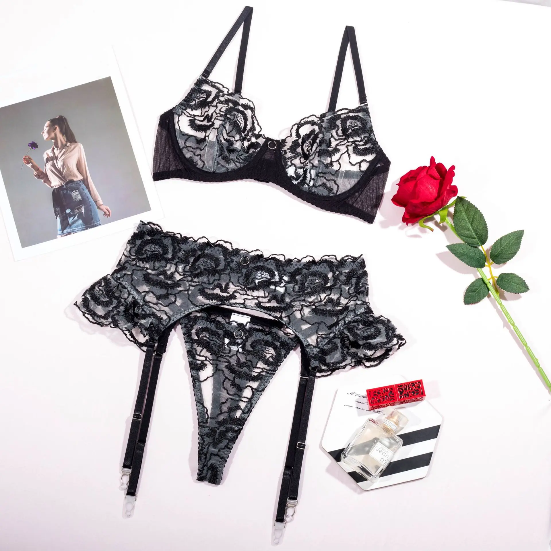 2023 Hot Selling Black Sexy Lingerie Set Women Sex Underwear 3 Piece Set Lasce Embroidery Seduce Sexy Lingerie