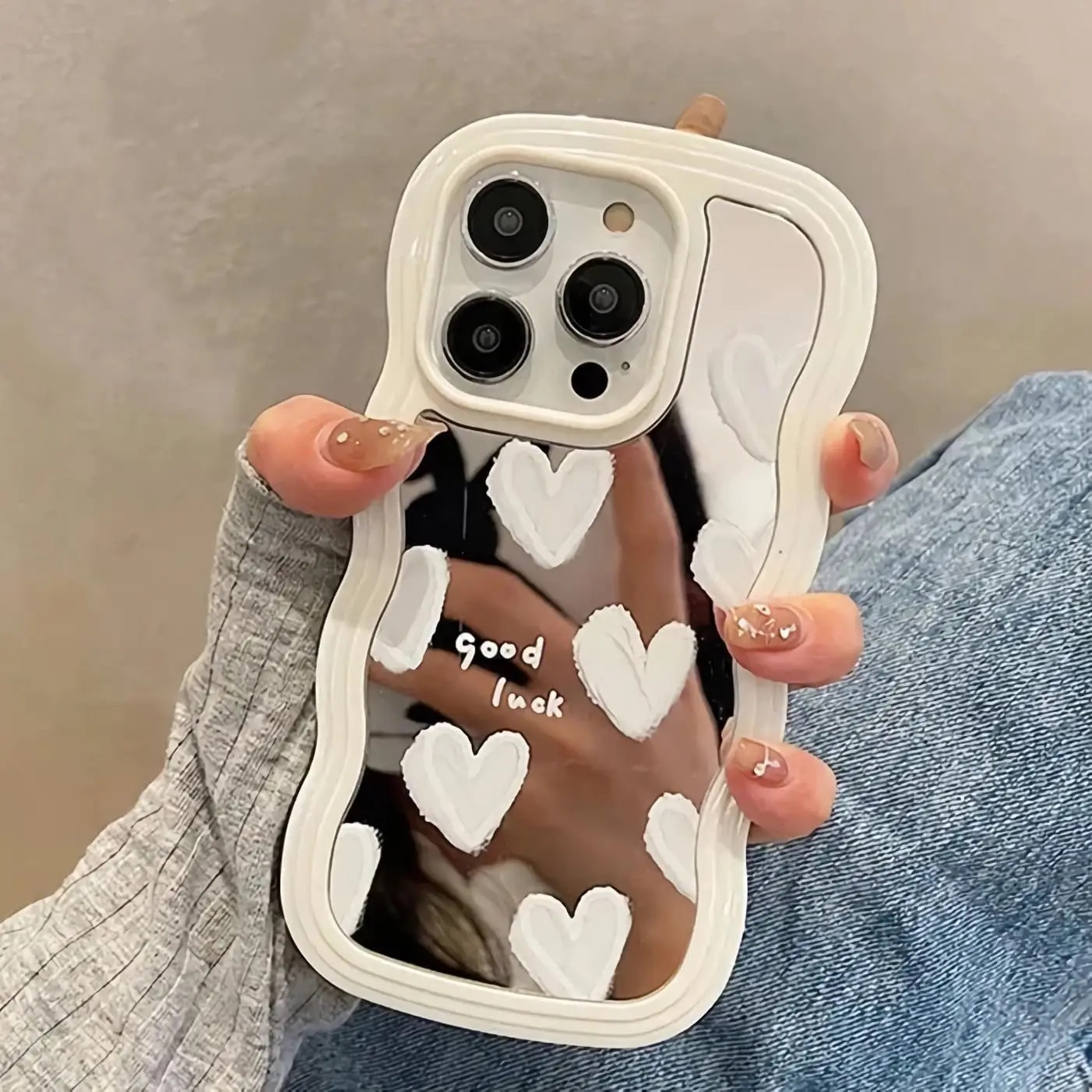 Étui mignon pour iPhone 16 Pro Max design miroir motif cœur blanc cadre en vague bouclée forme mince silicone antichoc  