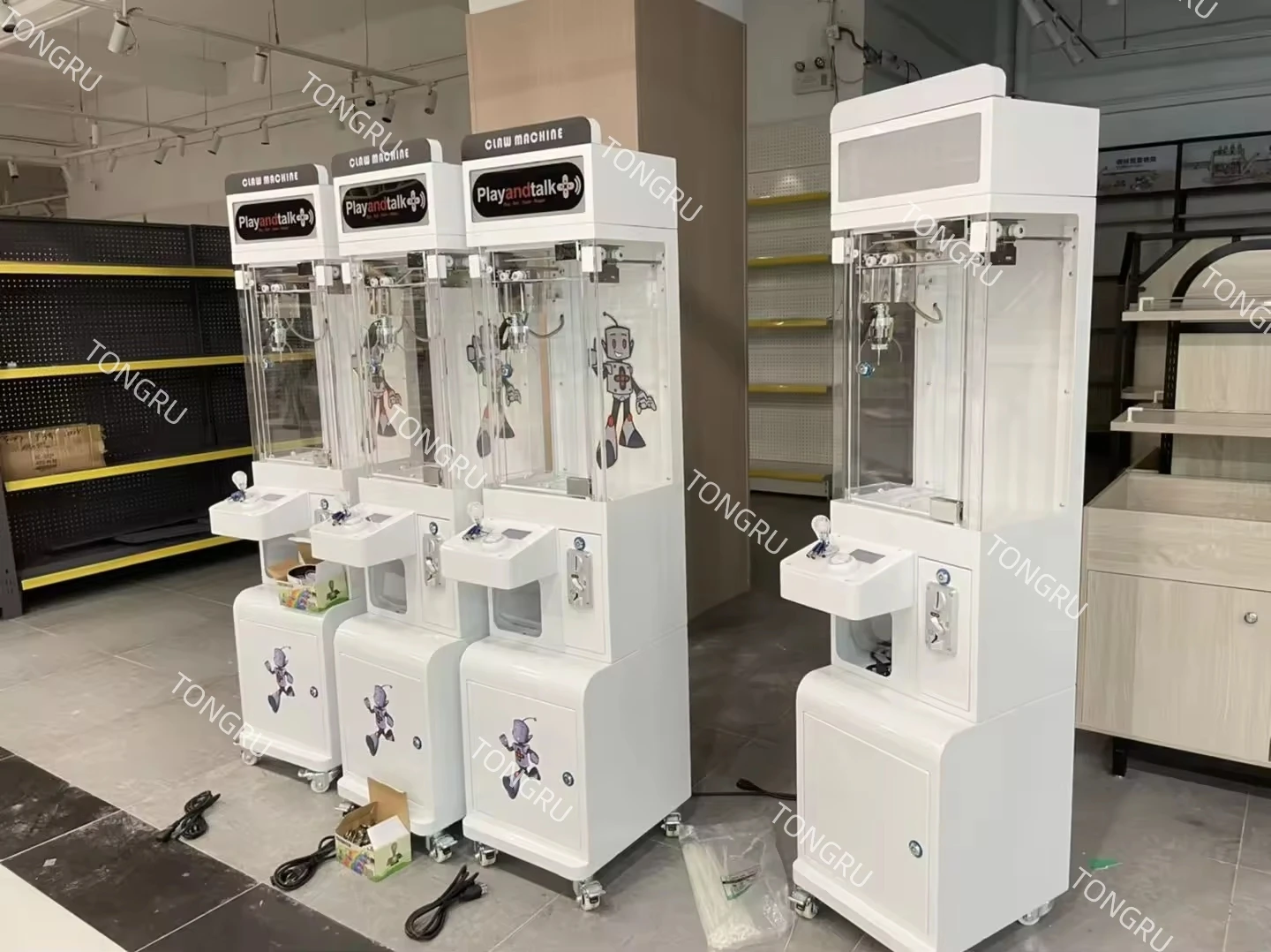Small Japanese Capsule Toy Claw Machine Coin Operated Games Cashless Credit Card PSE Token Tap Distributeur De Gachapon Machine