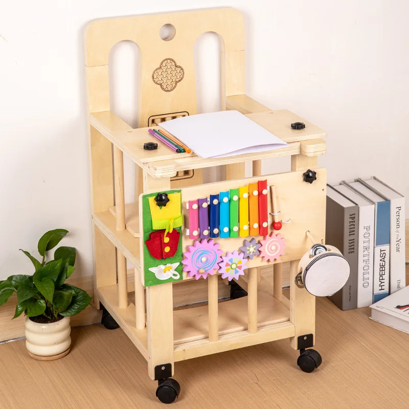 Multifunktions-Wachstumsstuhl für Kinder Montessori-Frühförderung Interaktives Holzspielzeug mit Klopf-Xylophon, Zahnrädern, Knöpfen und Trommel