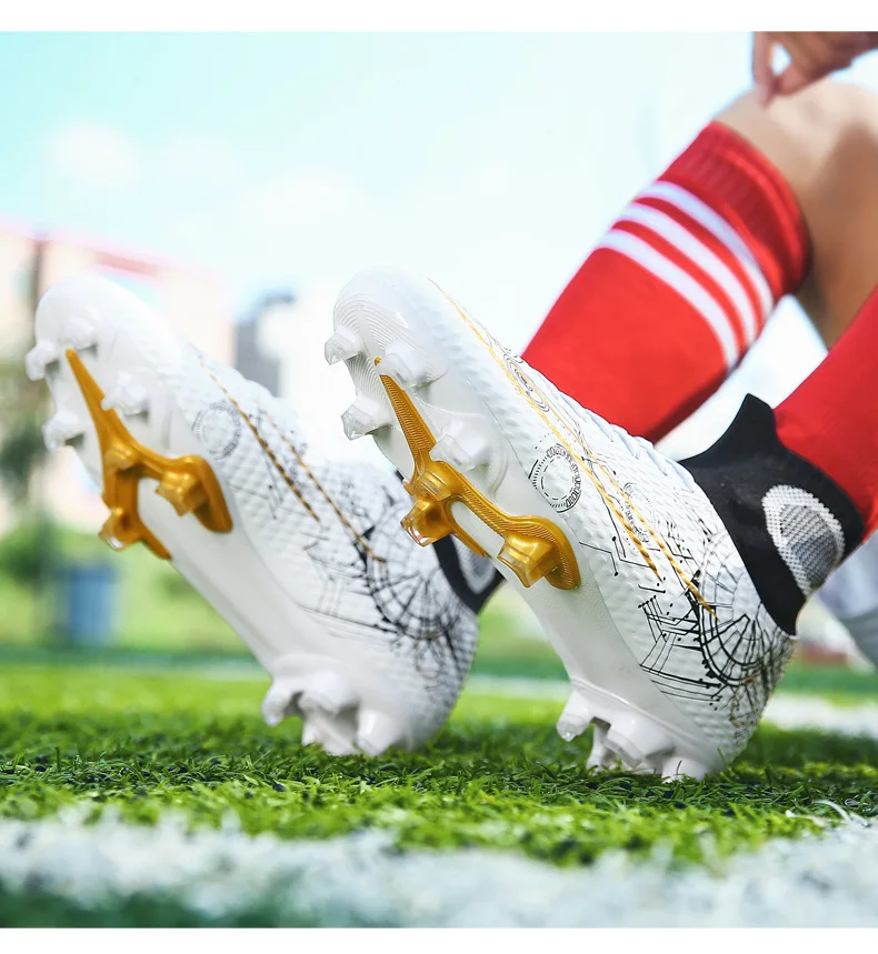 2023 Wholesale Customized Men's Football Shoes Football Anti Slip Nails