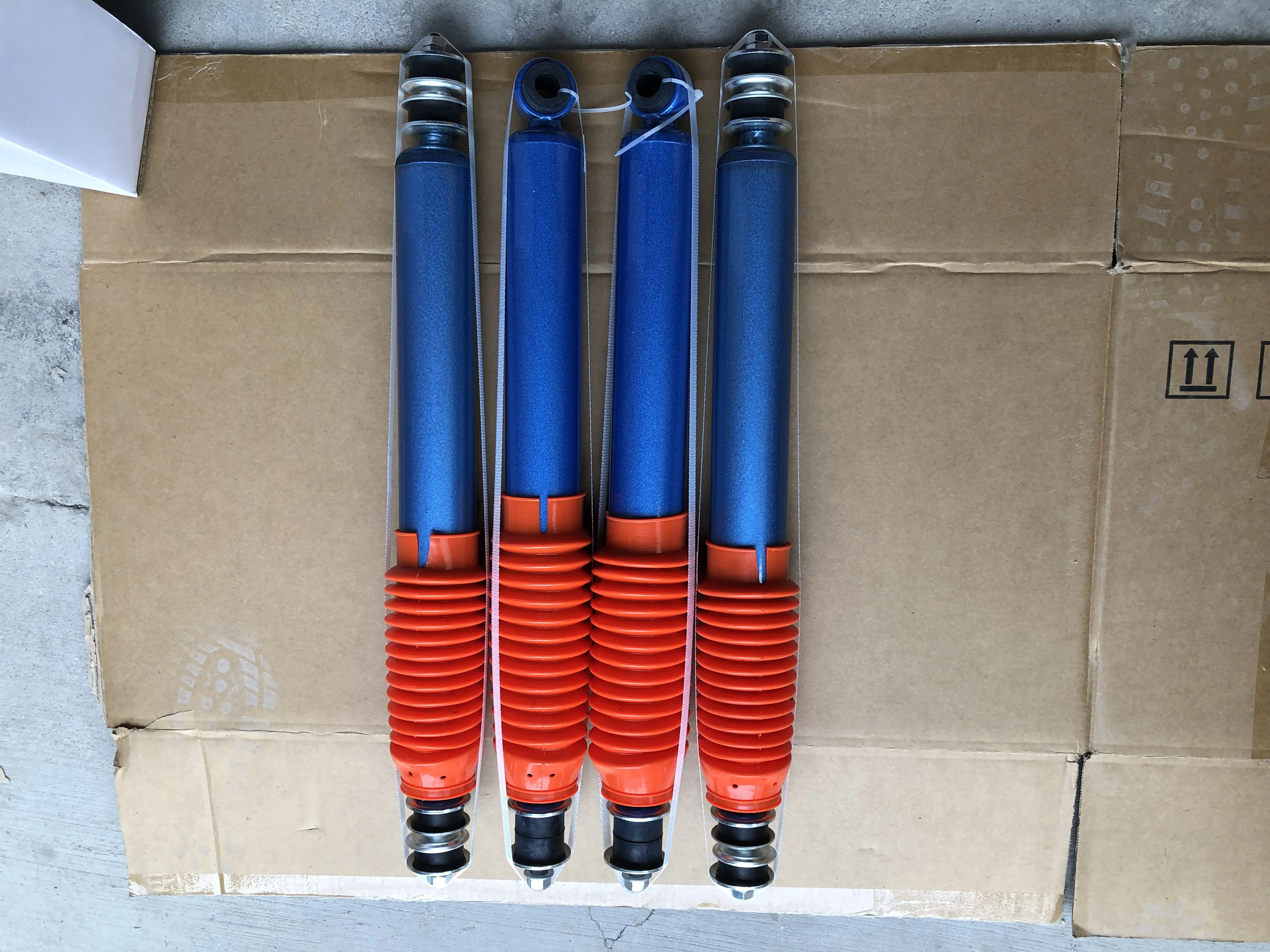 48520-80497 High-Quality Front Shock Absorber for Toyota RAV4