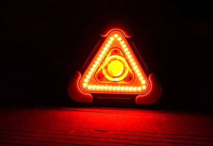Auto Warndreieck Mit LED Beleuchtung - 2000mAh Akku, 5 Helligkeitsstufen