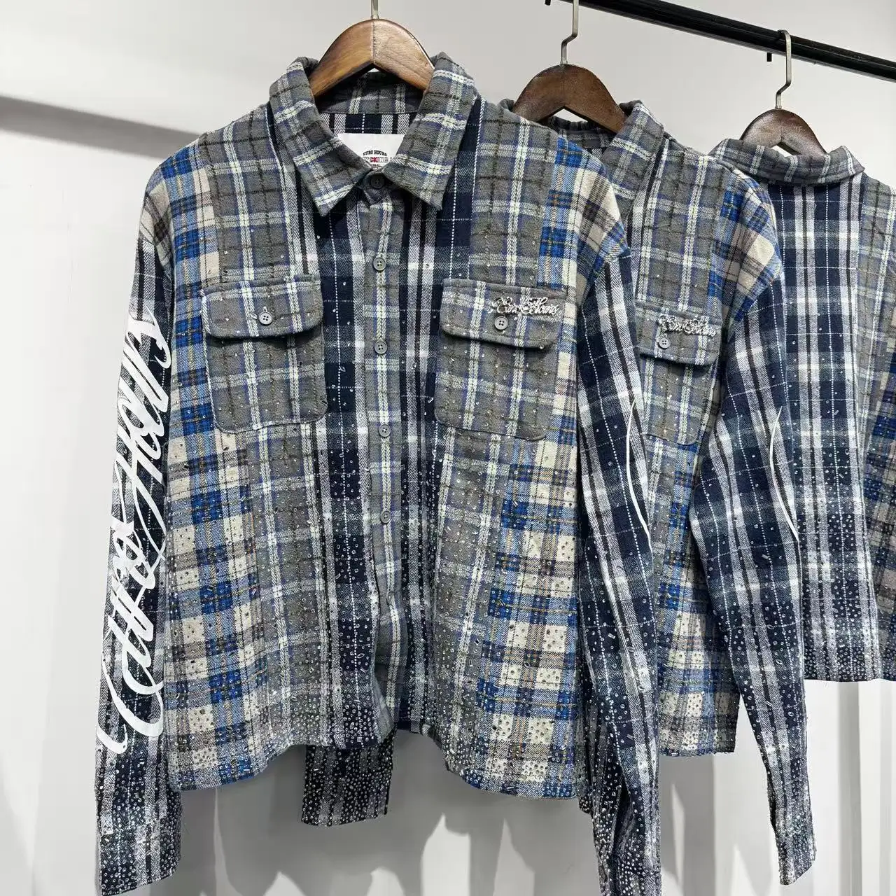 Custom Made Flannel Long-sleeve with Spliced Design Screen Printing Shiny Rhinestones Customized Metal logo Mens Flannel Shirt