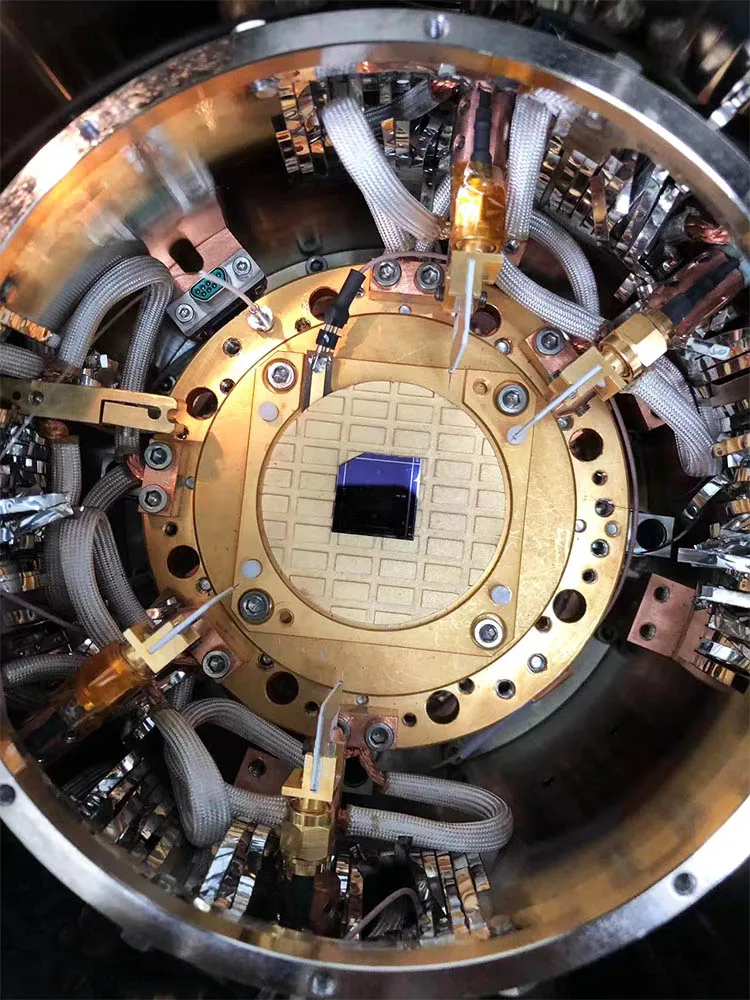 High and Low Temperature Vacuum Magnetic Field Probe Station for Testing Semiconductor Materials Magnetic Materials