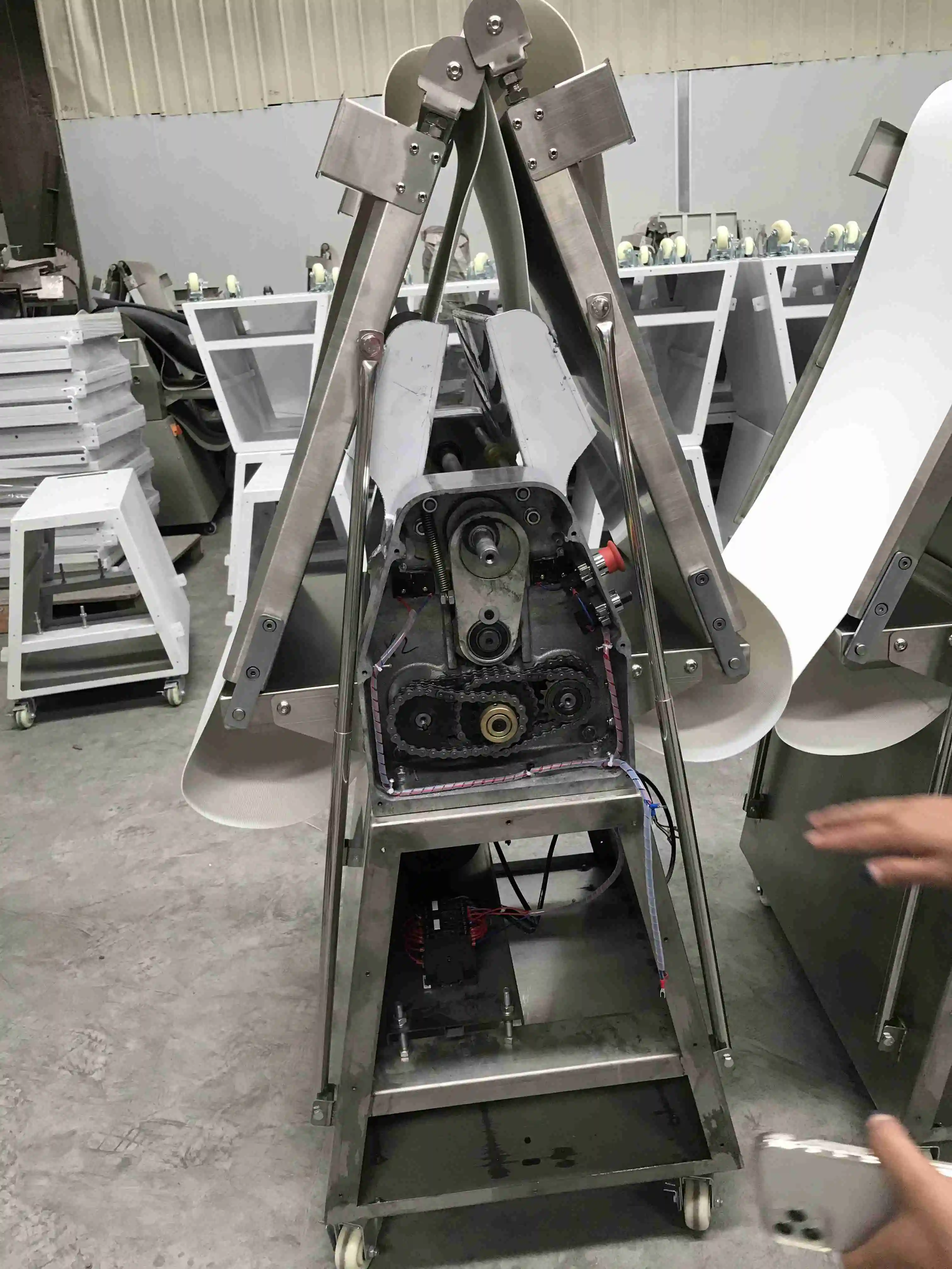 650毫米商用面包滚筒家用面团压片机热卖立式披萨面团压片机