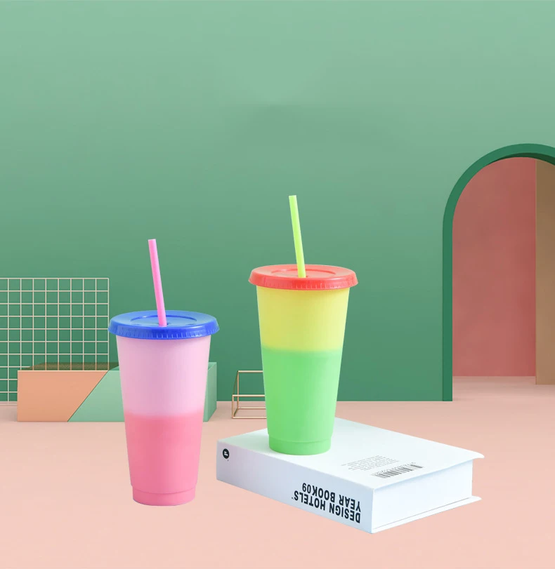 Рождественская не содержит Бисфенол А 24 унции многоразовая пластиковая меняющая цвет холодная чашка с