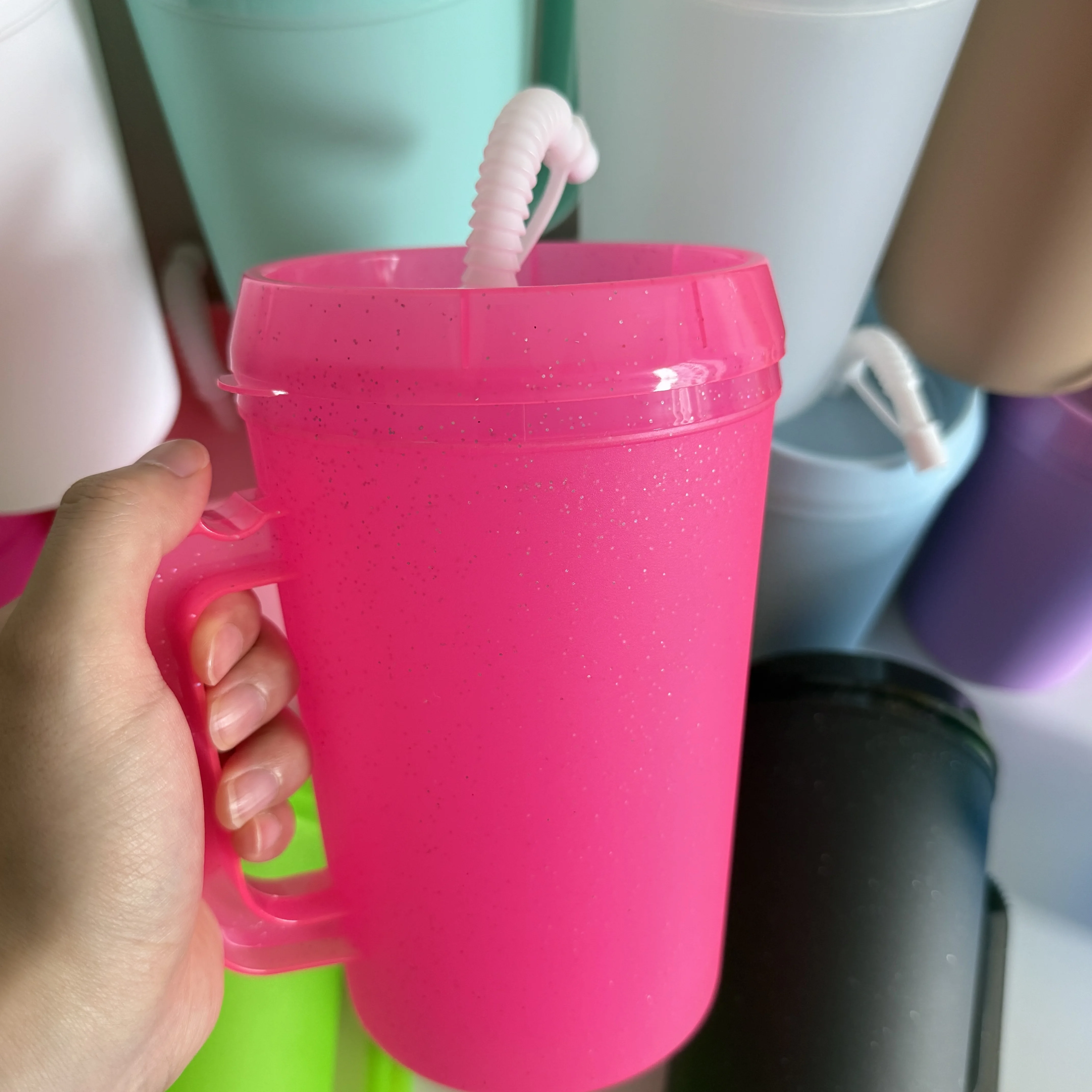 Custom logo Glitter Plastic Mug 22oz 34oz Coffee Outdoor Travel Mega Mug  Double Wall Insulated Cold Cup with Lids and Straw| Alibaba.com