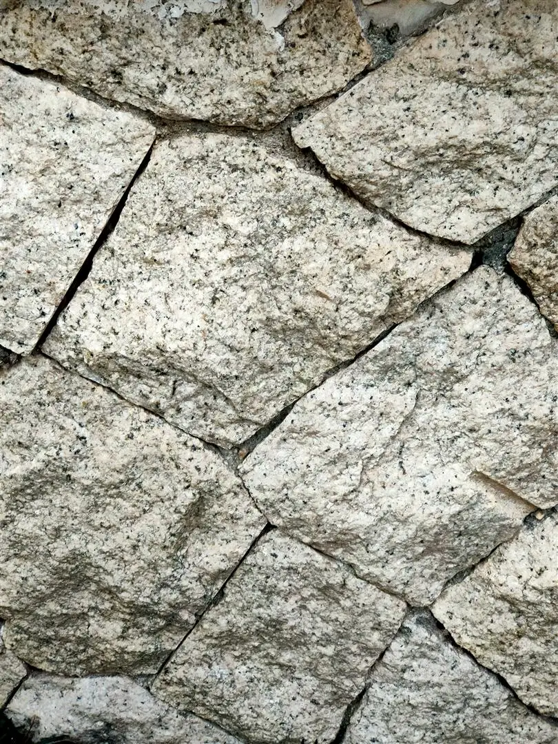 G682 Yellow Granite Retaining Wall Paver Block Stone Design