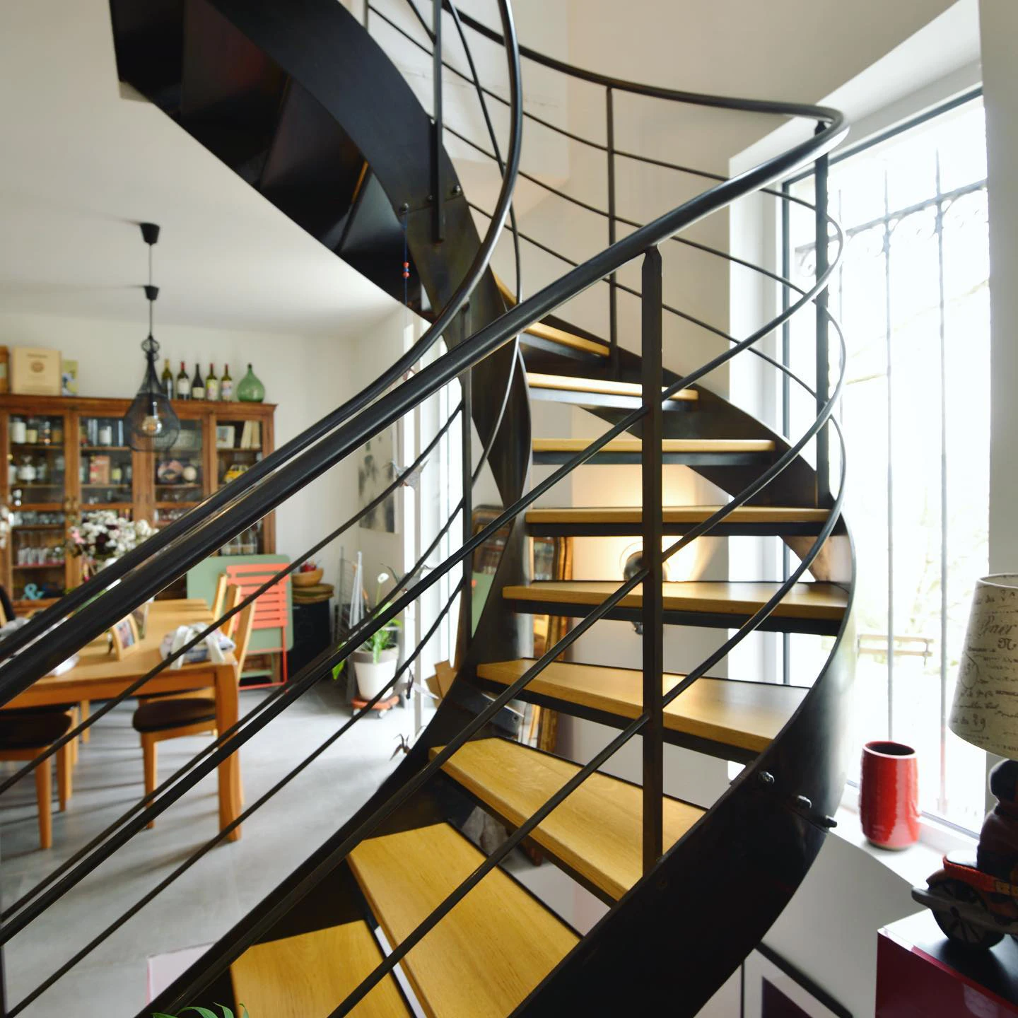 Curved/Arc spiral Staircase, Indoor staircase,Luxury Modern Home Decoration Glass decor stairs wooden Stairs details