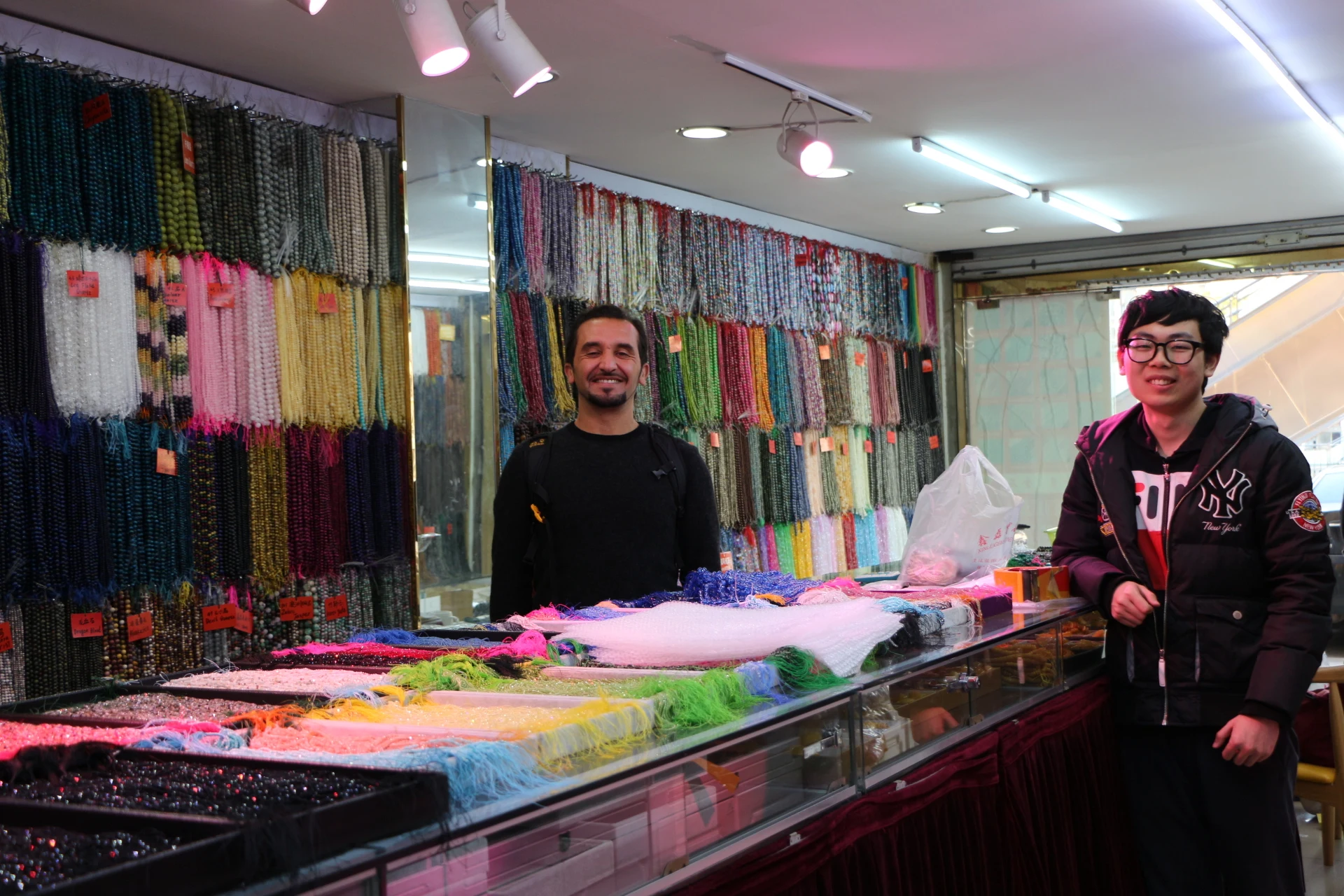 Yiwu Qilei Jewelry Co., Ltd. 2